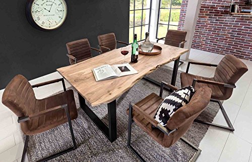 lifestyle4living Esstisch aus Akazienholz, Baumkante, eckig/Küchentisch hat schwarzes Metallgestell/Stabiler Esszimmertisch wertet als Unikat Ihren Raum auf