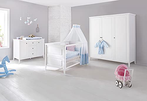 Pinolino Kinderzimmer Möbel Set Smilla extrabreit groß, Babybett, Wickelkommode und Kleiderschrank, Massivholz, weiß